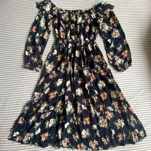 Floral off-shoulder Cotton On dress:Vibrant colors,slits. Ideal for the beach